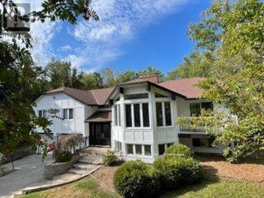 182 BAYSHORE DRIVE, Barnstable Bay