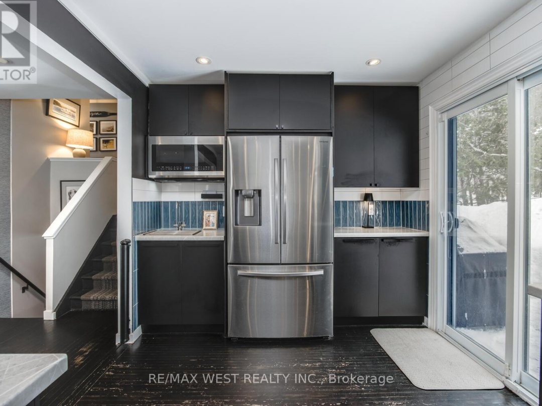 169 BAYVIEW AVENUE E, Tay
