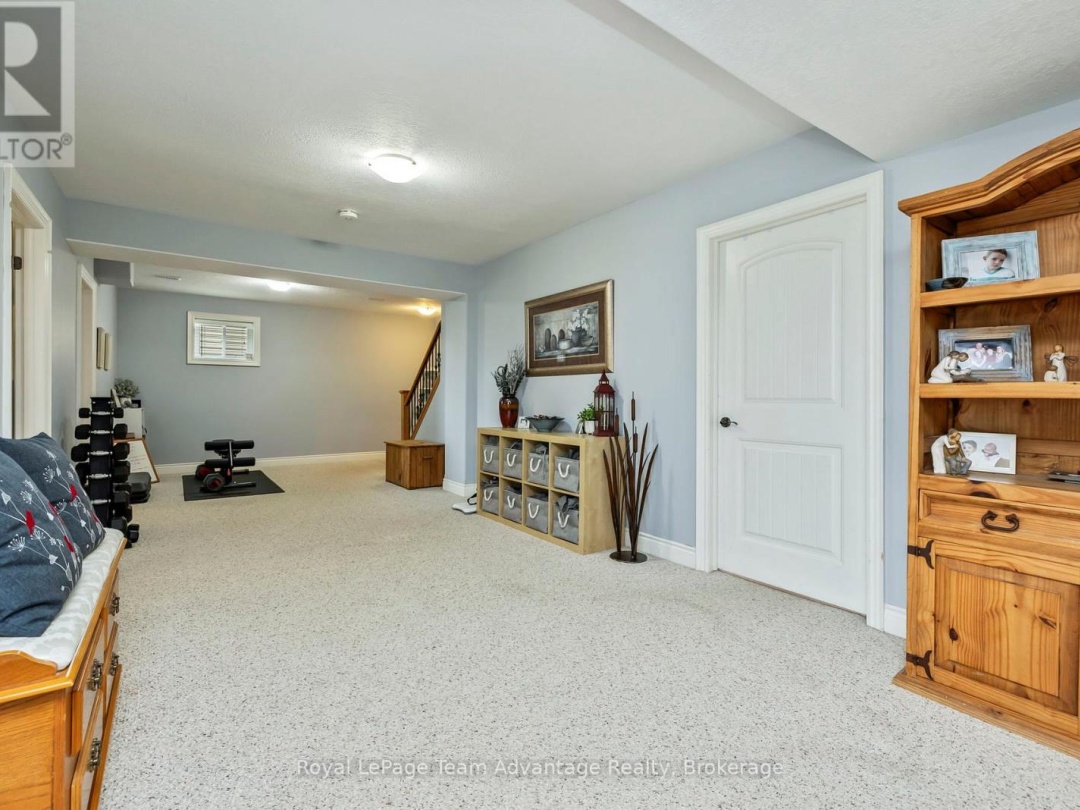 8 AVERY COURT, Parry Sound