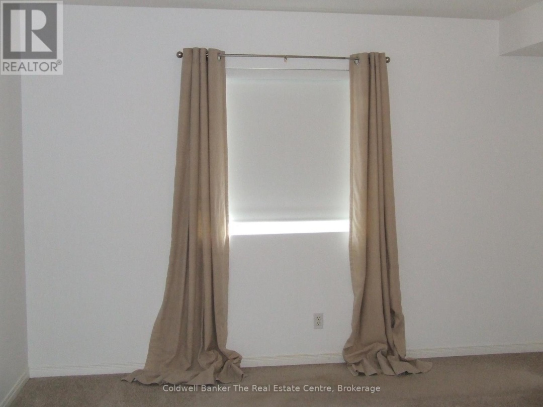205 - 115 BOND STREET E, 