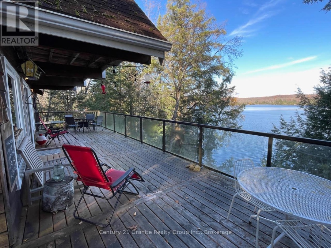 1038 BROKEN PADDLE ROAD, Miskwabi Lake