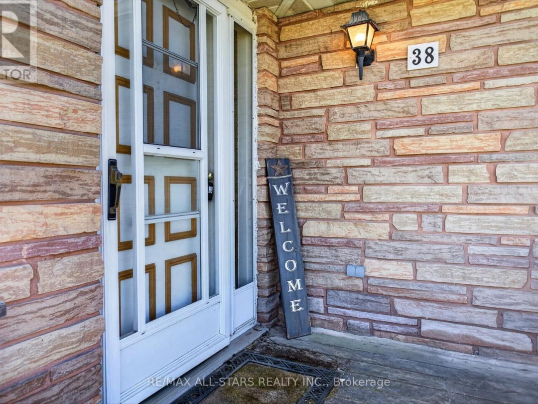38 ELLIOT STREET, Kawartha Lakes (Fenelon Falls)