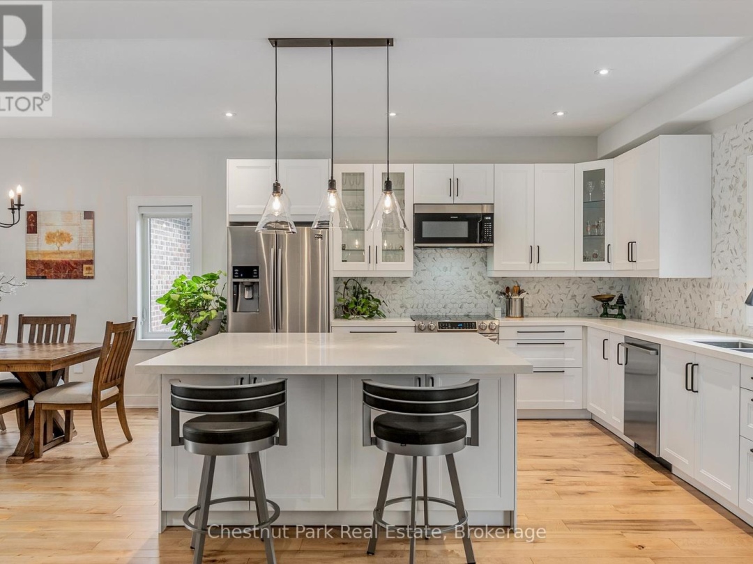 76 SELKIRK DRIVE, Huntsville (Chaffey)