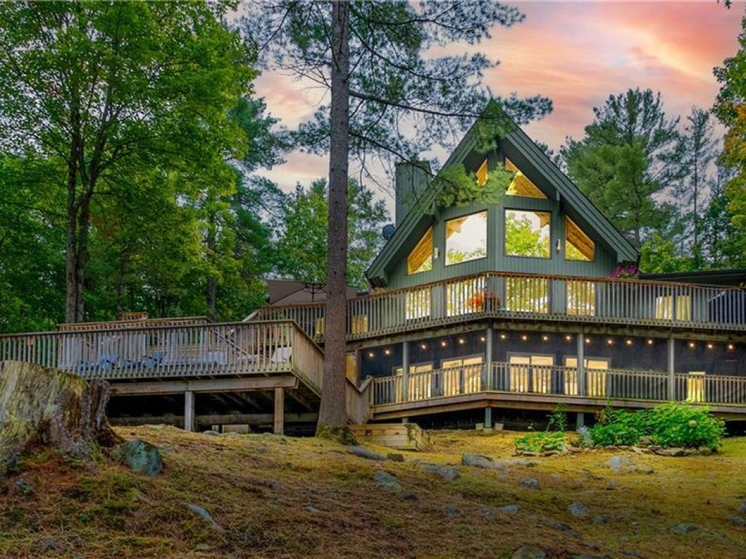 3413 Flat Rapids Lane, Severn River