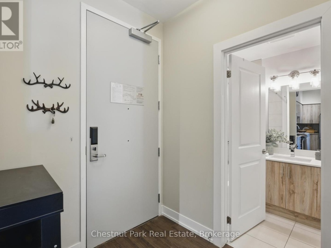 25 PEN LAKE POINT ROAD, UNIT 007, Peninsula Lake