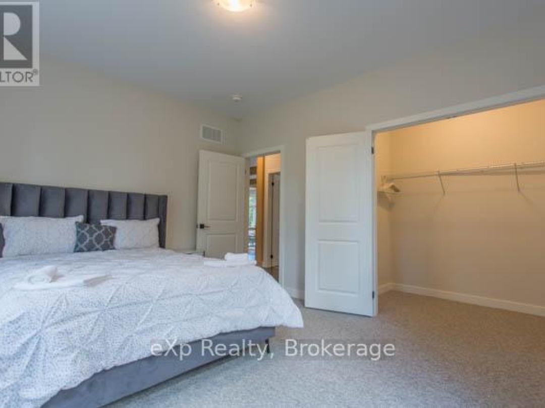 40 - 1052 GREENSVIEW DRIVE, 