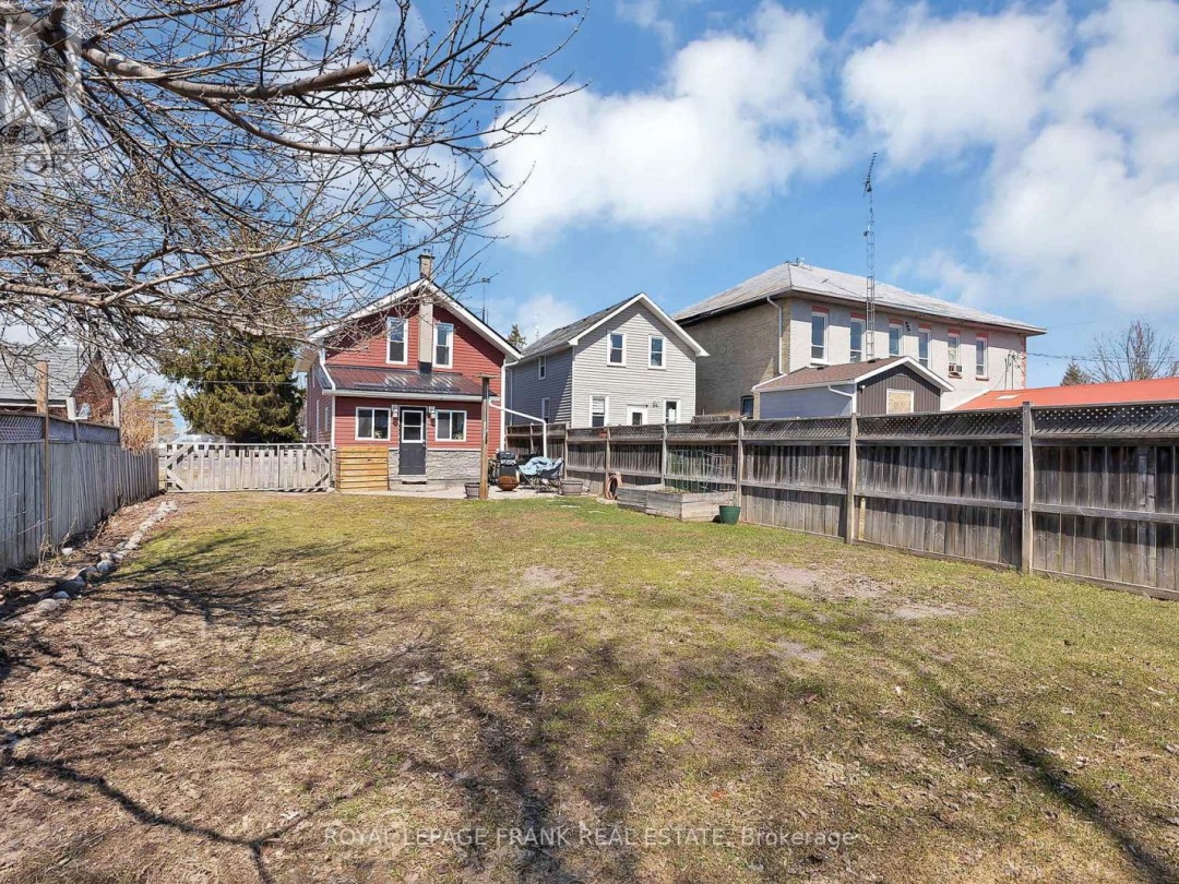 916 HIGHWAY 7, Kawartha Lakes (Oakwood)