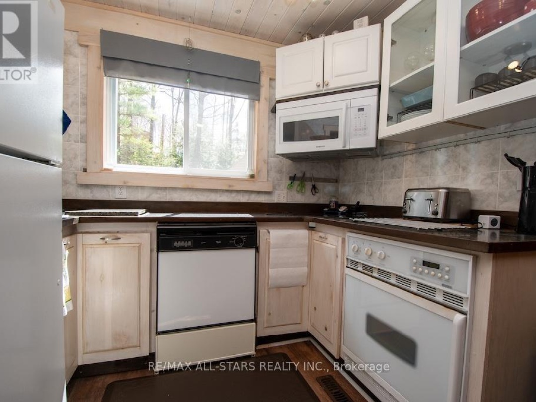 1130 TOWERING OAKS DRIVE, Gull River