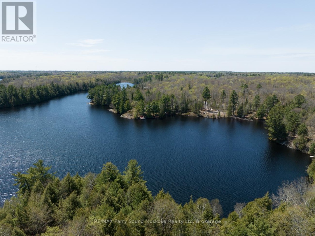 33 PAULS BAY ROAD, Harris Lake