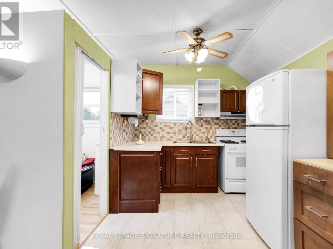 25 PLAYFAIR DRIVE, Sturgeon River