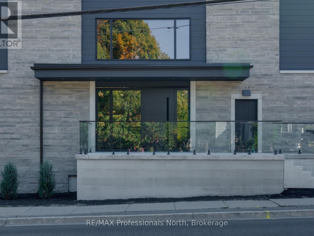 105 - 32 BRUNEL ROAD, 