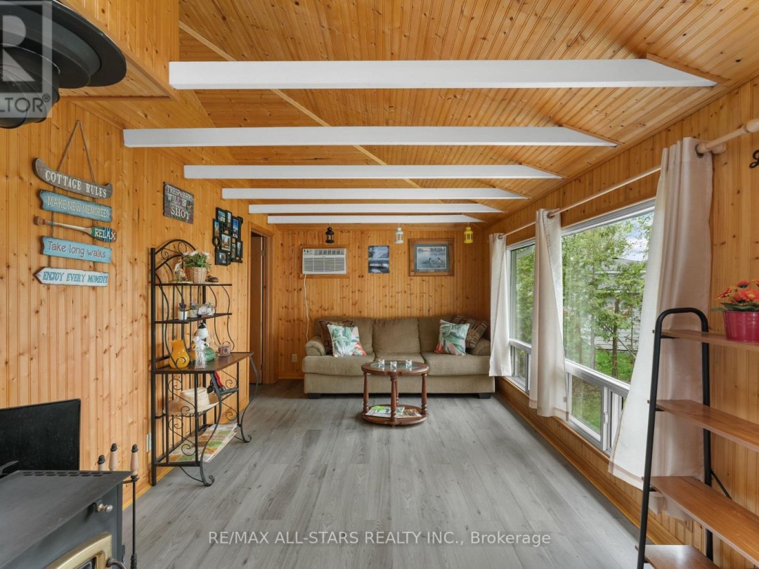 3 REGATTA STREET, Sturgeon Lake