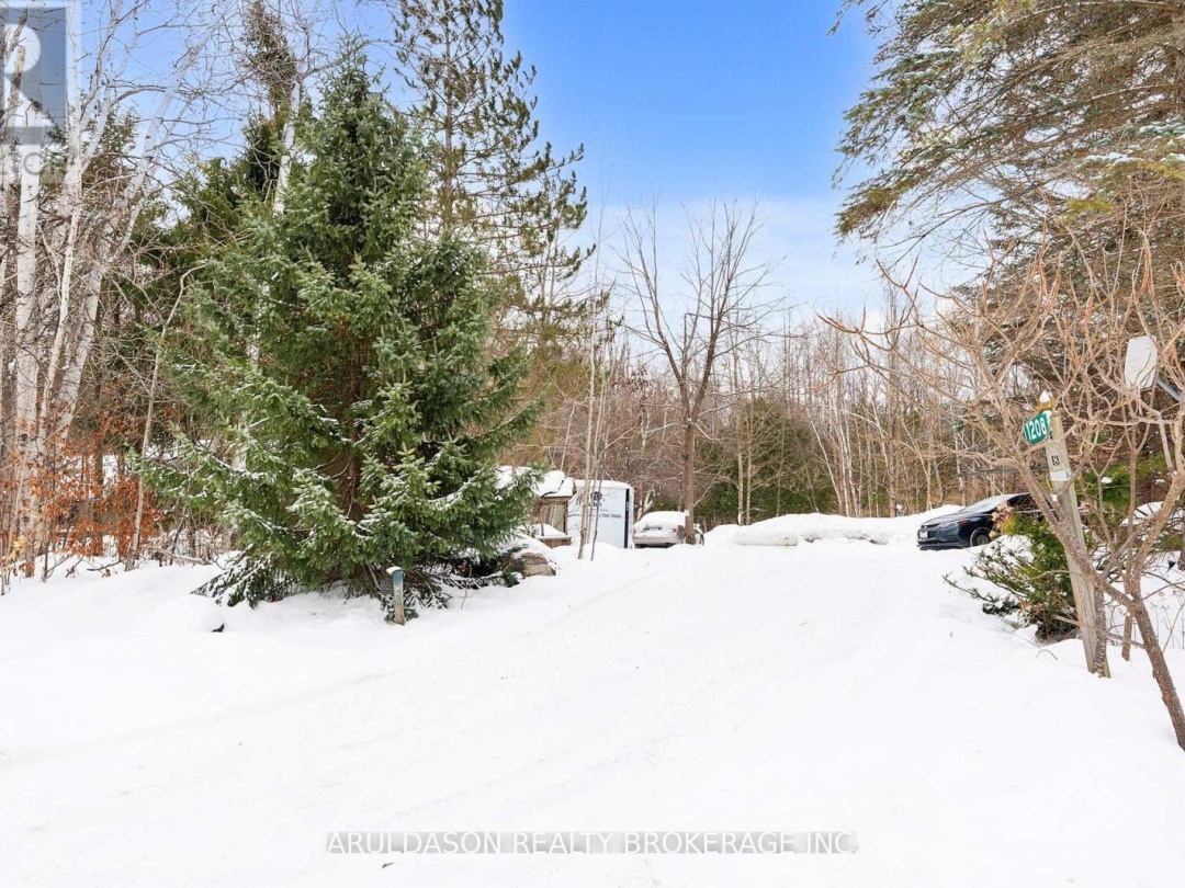 1208 BIRCHCLIFFE CRESCENT, Severn