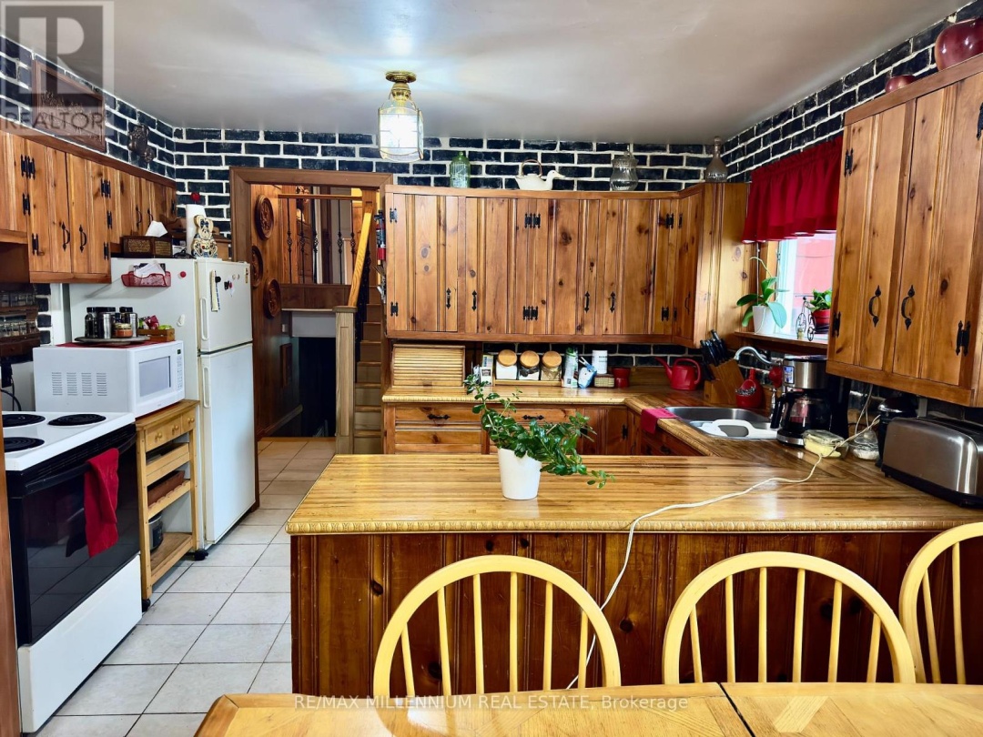 3741 CEDAR RAPIDS DRIVE S, North River