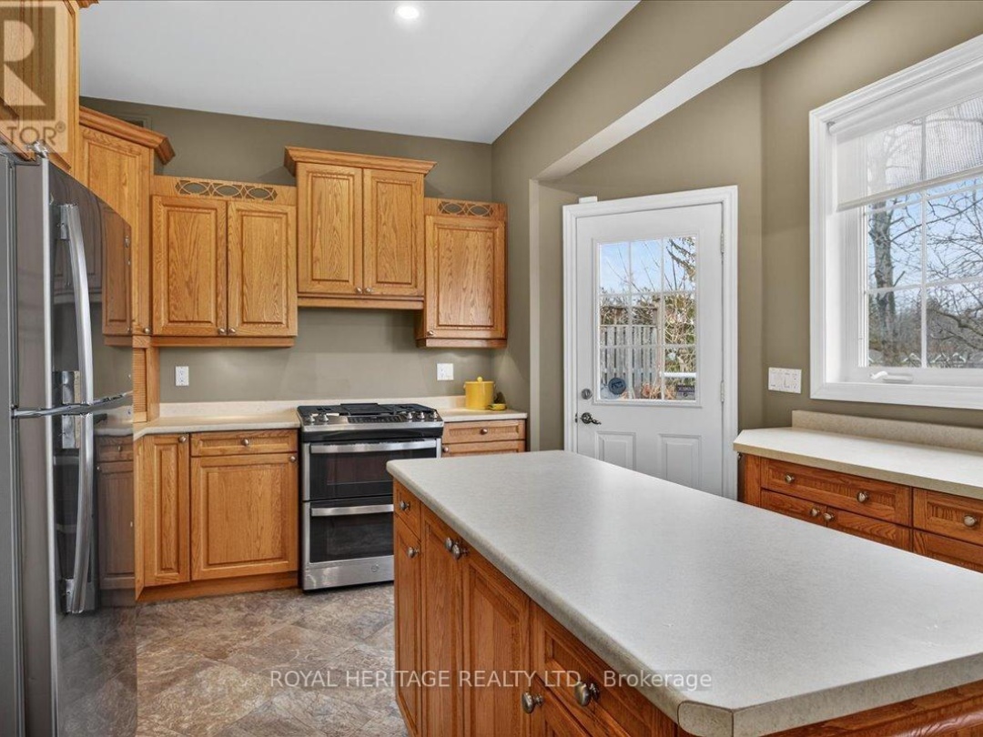 4 KENNEDY DRIVE, Kawartha Lakes (Fenelon Falls)