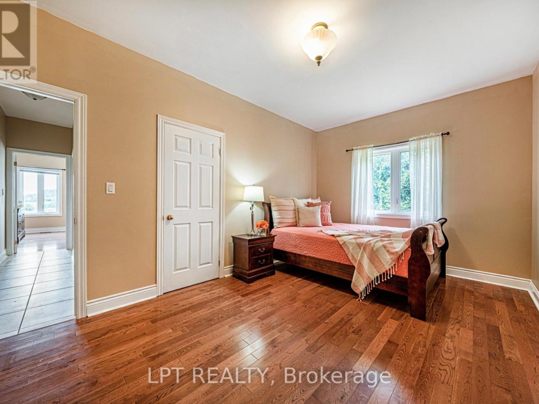 B130 DURHAM REGIONAL 23 ROAD, Brock (Beaverton)