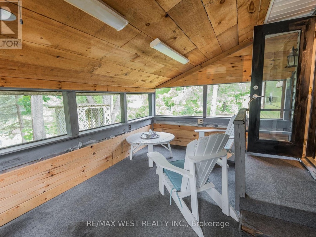 8 ROBINS LANE, 