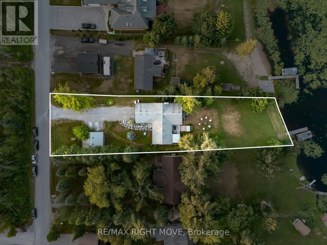35 CEDAR BAY ROAD, Canal Lake