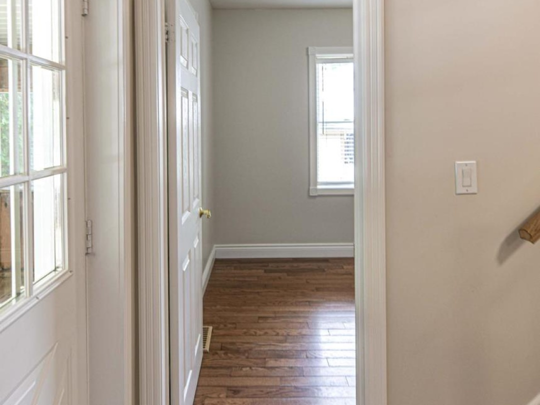 1046 SOUTHWOOD ROAD, 