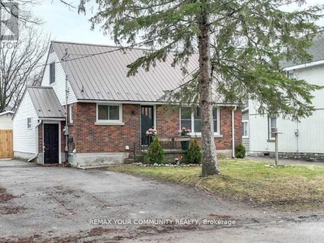 17 CHAMPLAIN STREET, Orillia
