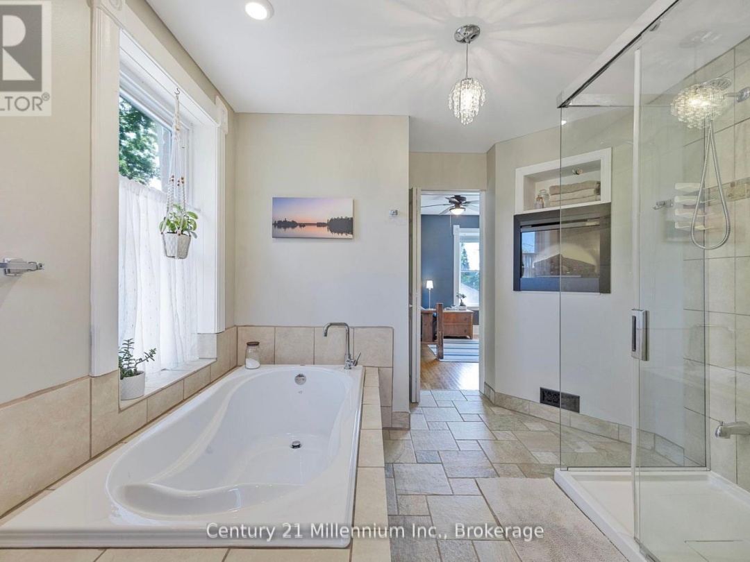 100 MATCHEDASH STREET N, 