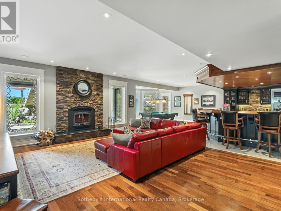 153 CREIGHTON STREET S, Lake Simcoe