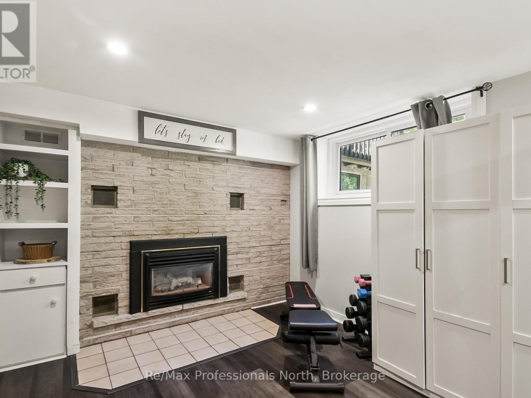 110 FRASER STREET, Gravenhurst (Muskoka (S))