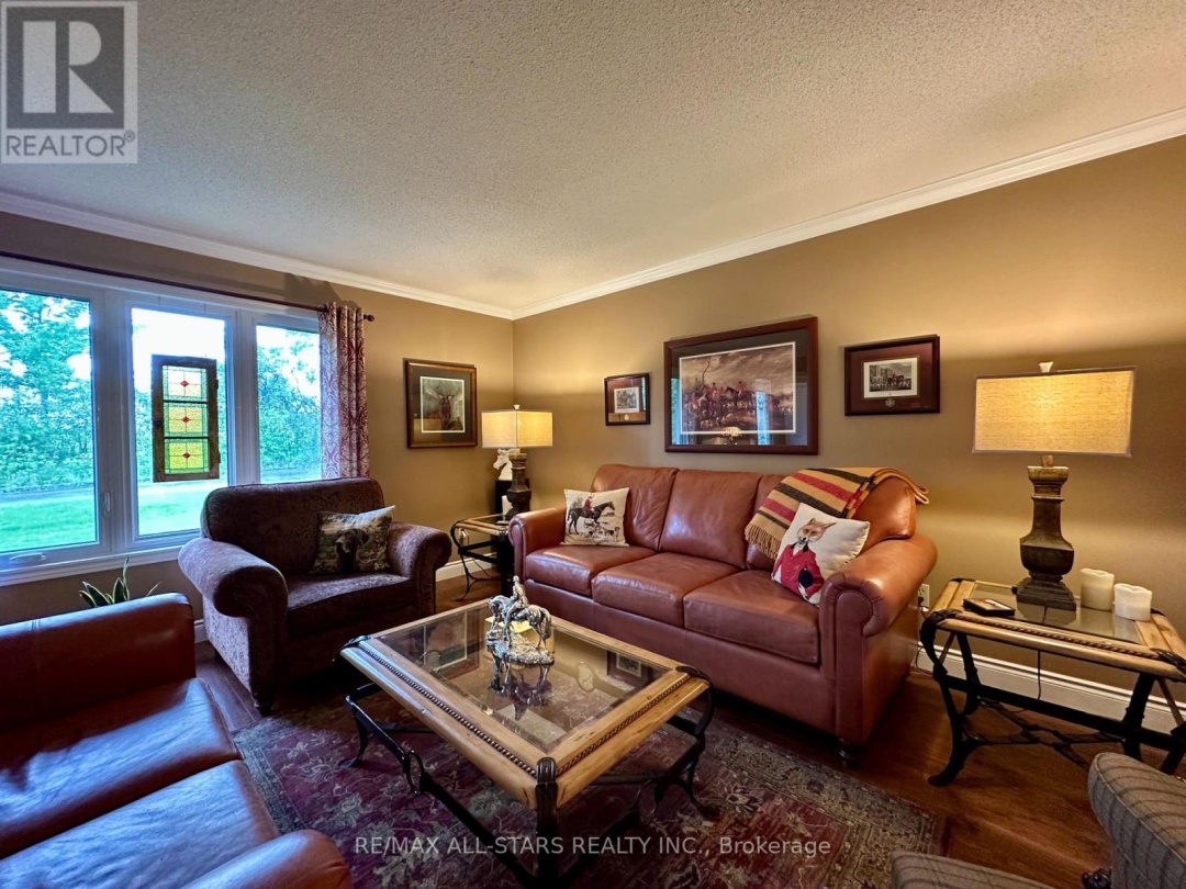 243 WEST STREET, Kawartha Lakes (Bobcaygeon)