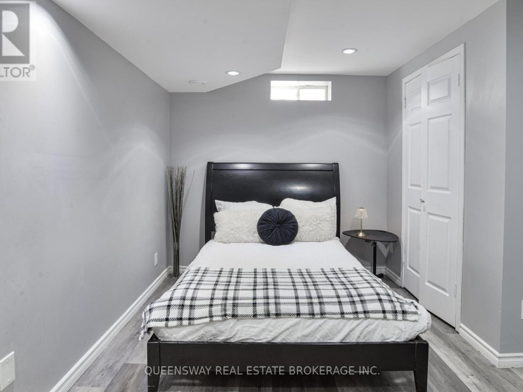10 LEWIS DRIVE, Orillia