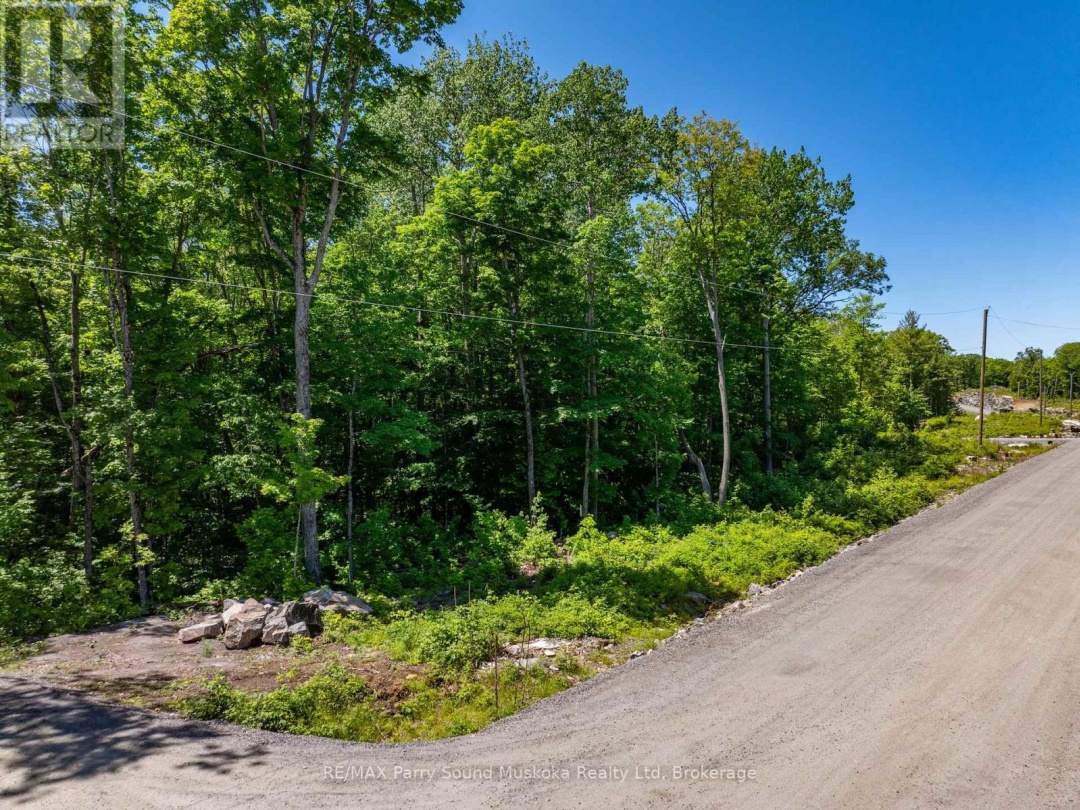 21 WEE-GE-WA ROAD, Clear Lake