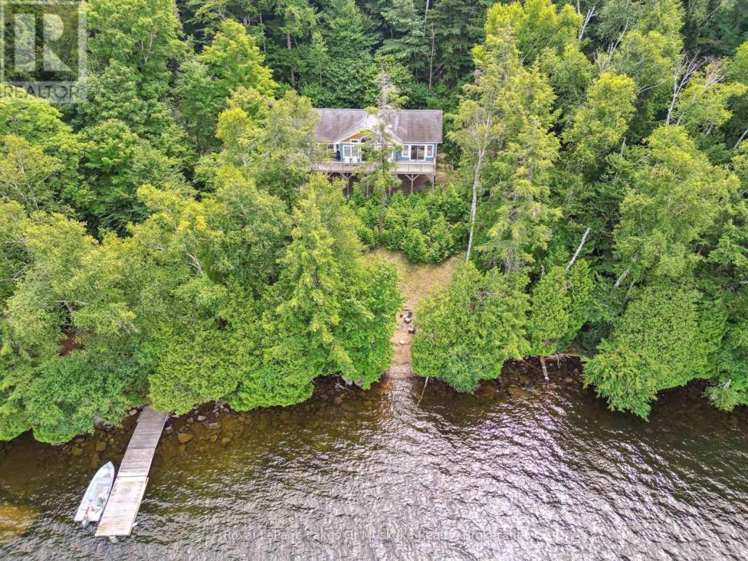 16368 KAWAGAMA-DENNISON ISLAND, Kawagama Lake