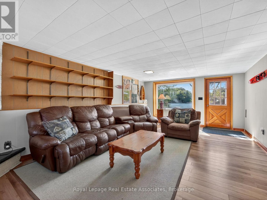 389 FALCON ROAD, Lake Vernon