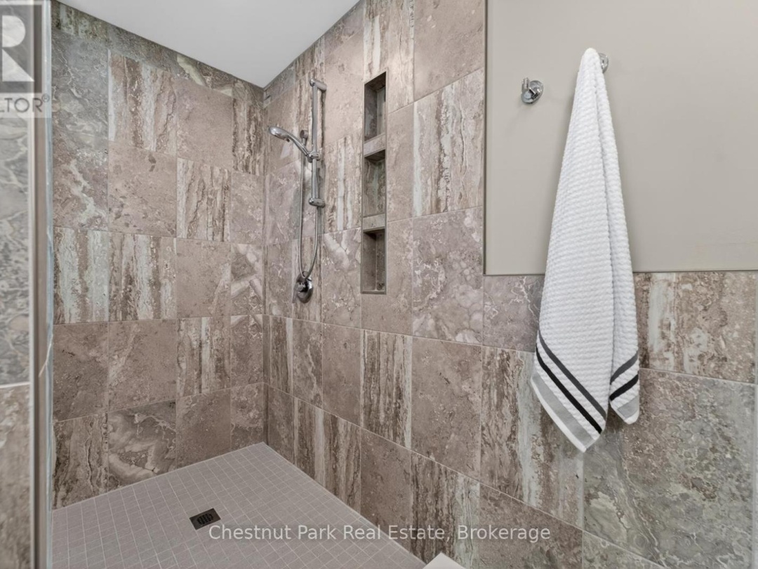 3547 LAUDERDALE POINT CRESCENT, Sparrow Lake