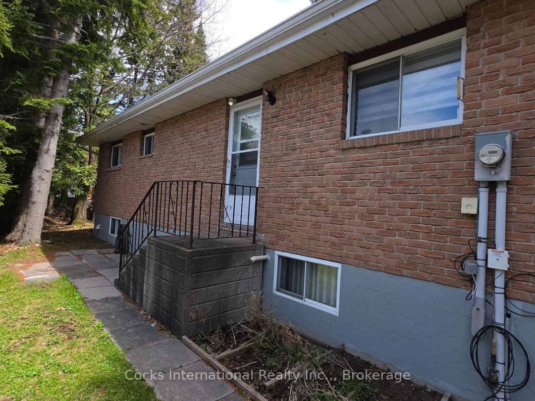 36 SUSAN STREET W, Huntsville (Chaffey)