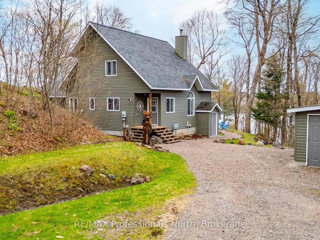 3179 TRAPPERS TRAIL, Miskwabi Lake