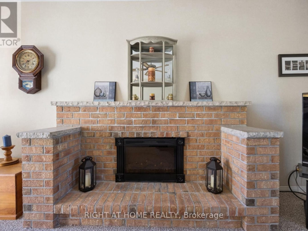 121 ROBMAR CRESCENT, Kawartha Lakes (Manilla)