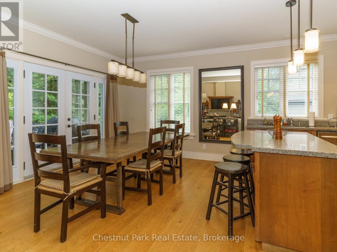 501 GLEN ABBEY WAY E, 