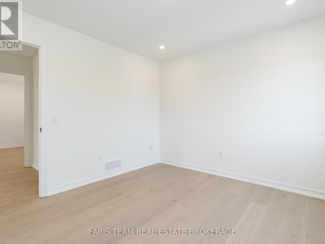 2 VANESSA DRIVE, Orillia