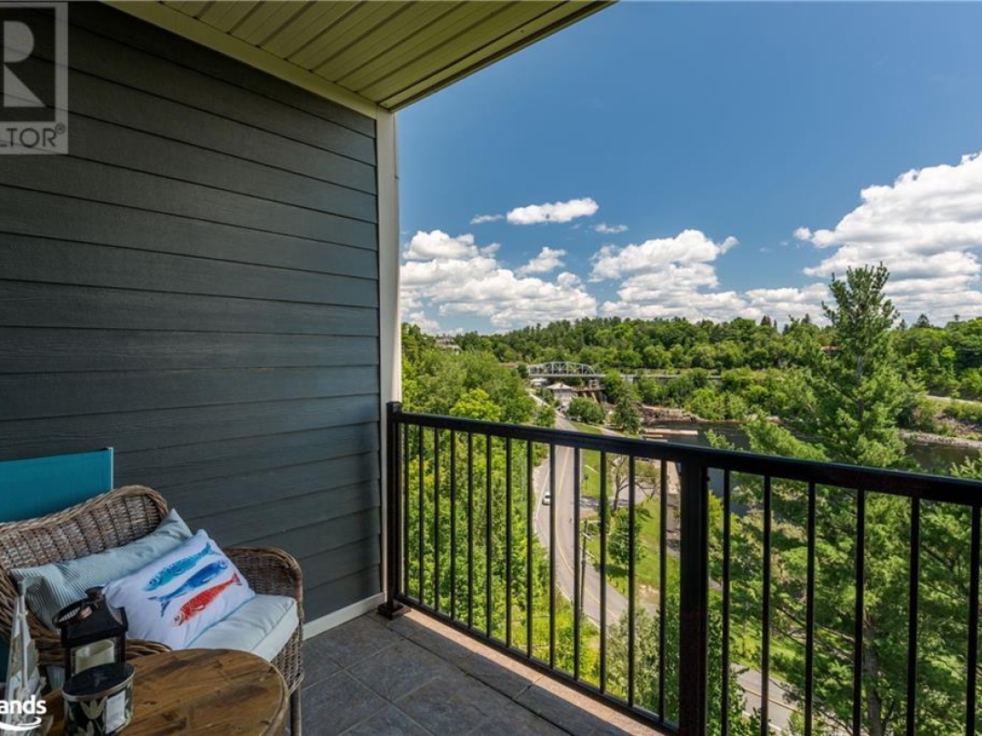 10A Kimberley Avenue Unit# 403, Bracebridge