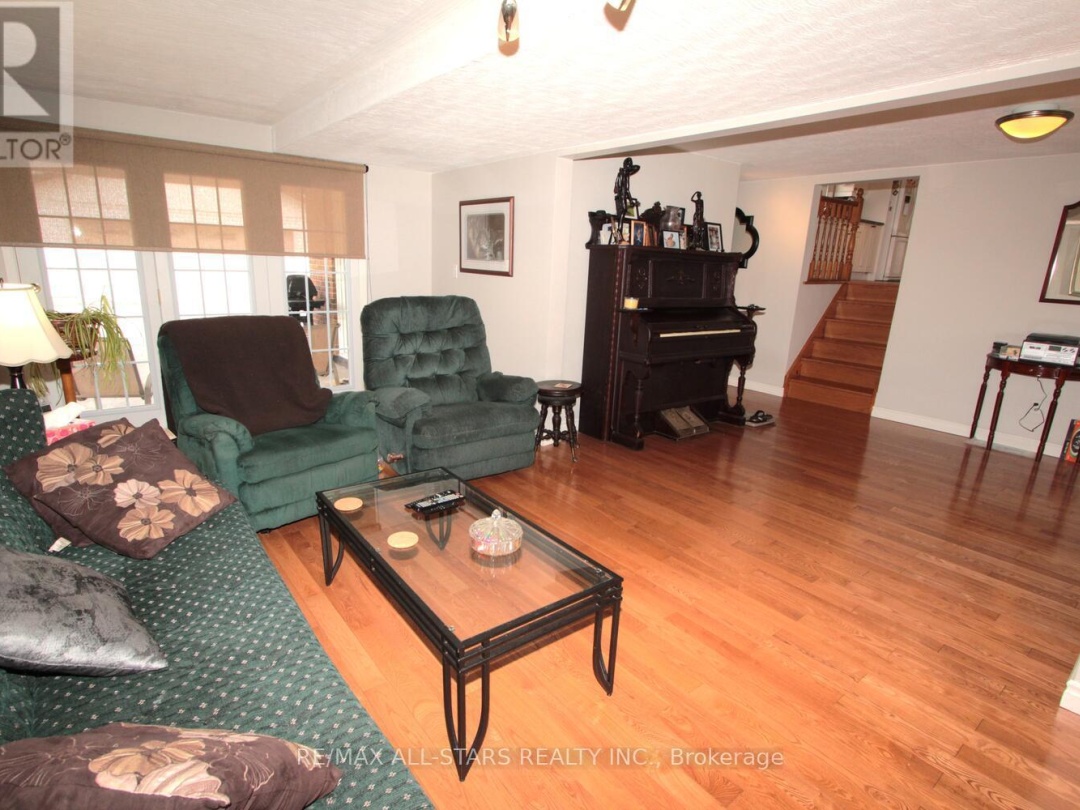 137 REID STREET, Kawartha Lakes (Bobcaygeon)
