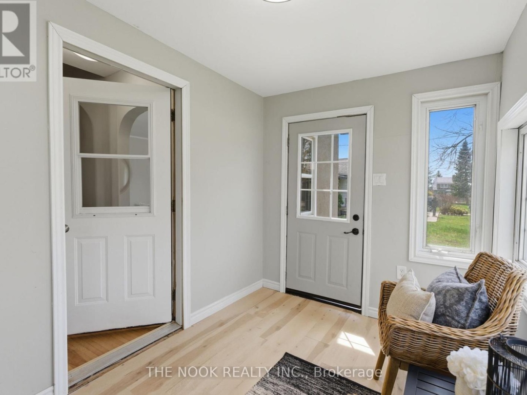 54 CLIFTON STREET, Kawartha Lakes (Fenelon Falls)