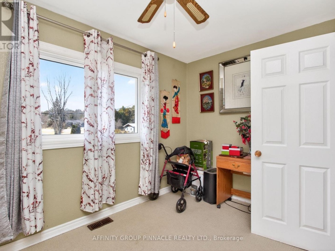 272 CROSBY DRIVE, Pigeon Lake