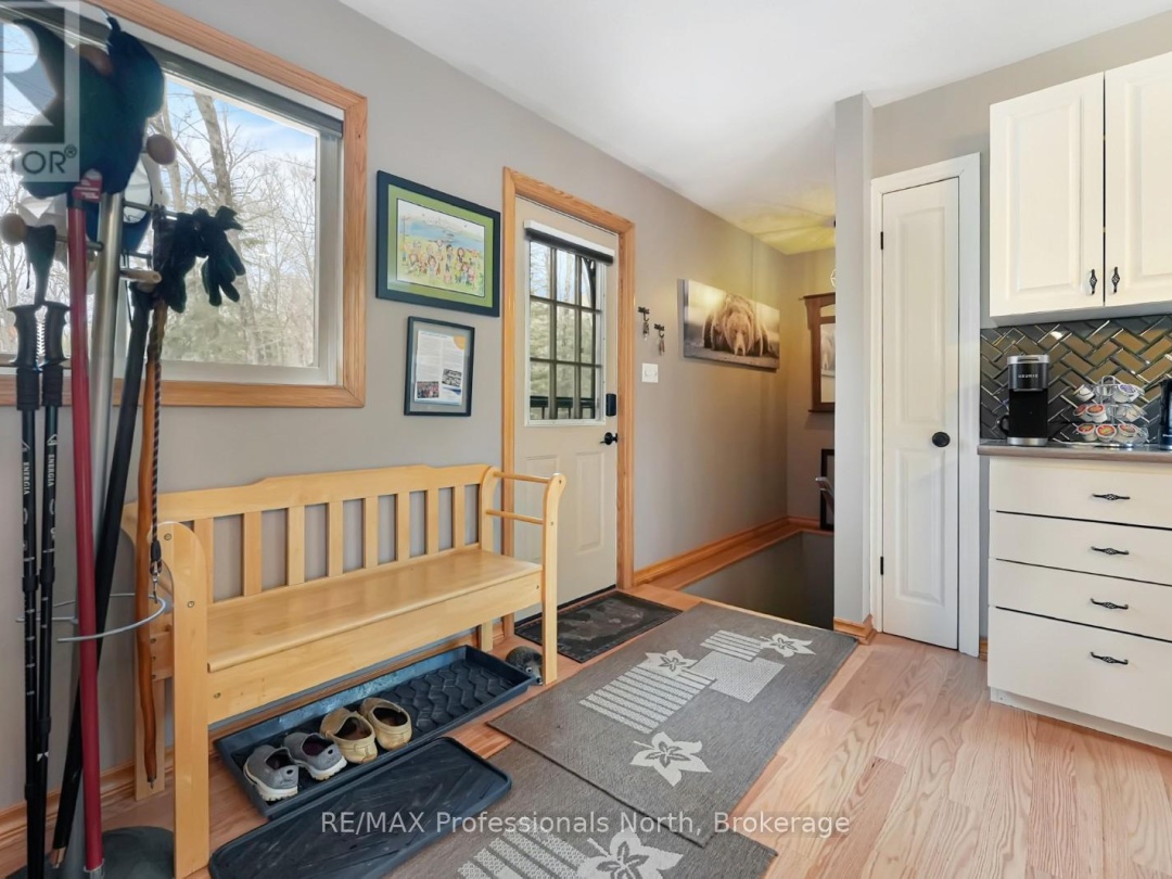 1157 BETWEEN LAKES TRAIL, Soyers Lake