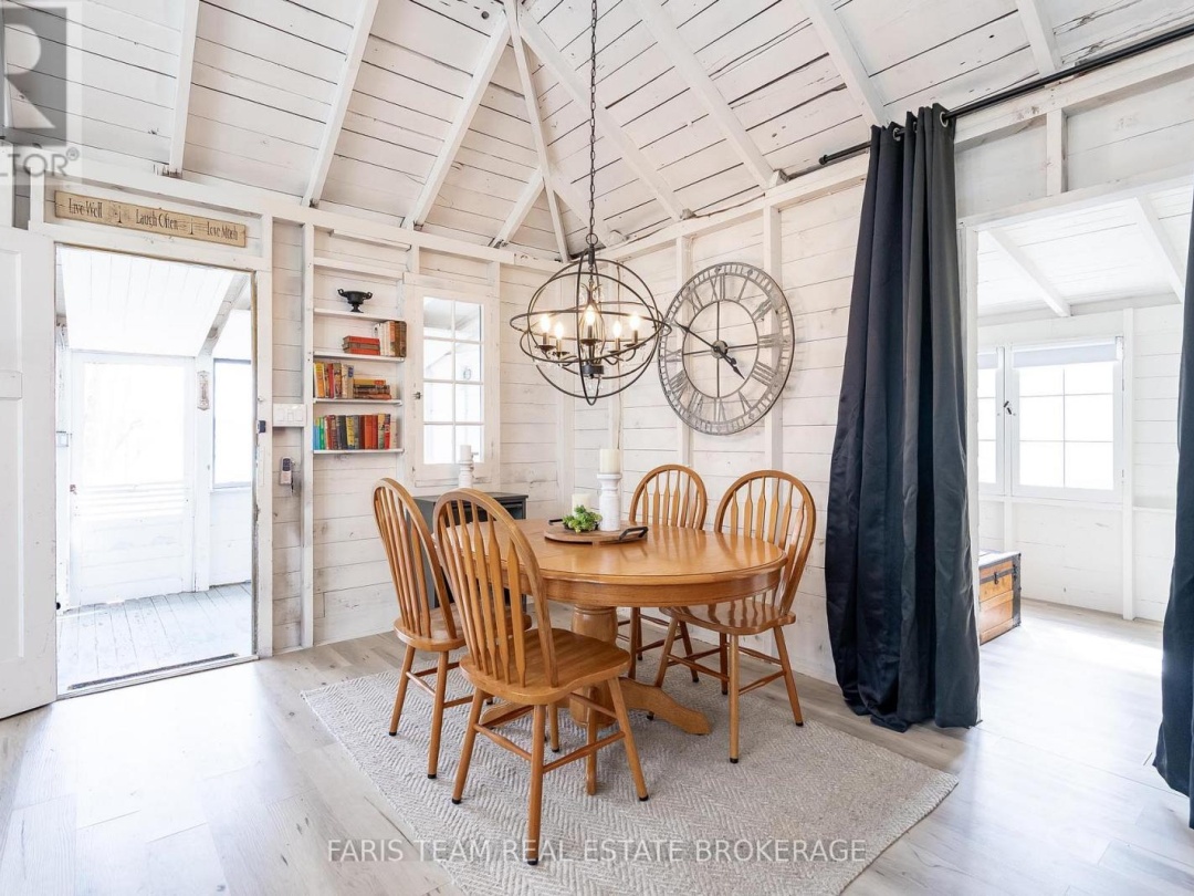 365 ROBINS POINT ROAD, 