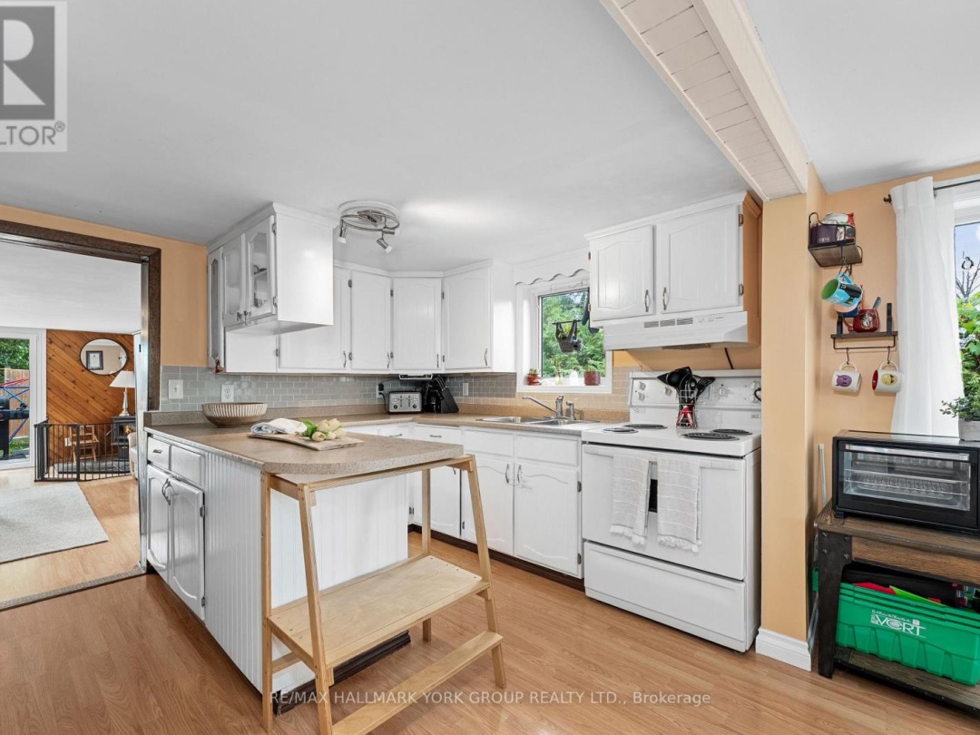 6 MITCHELLVIEW ROAD, Mitchell Lake