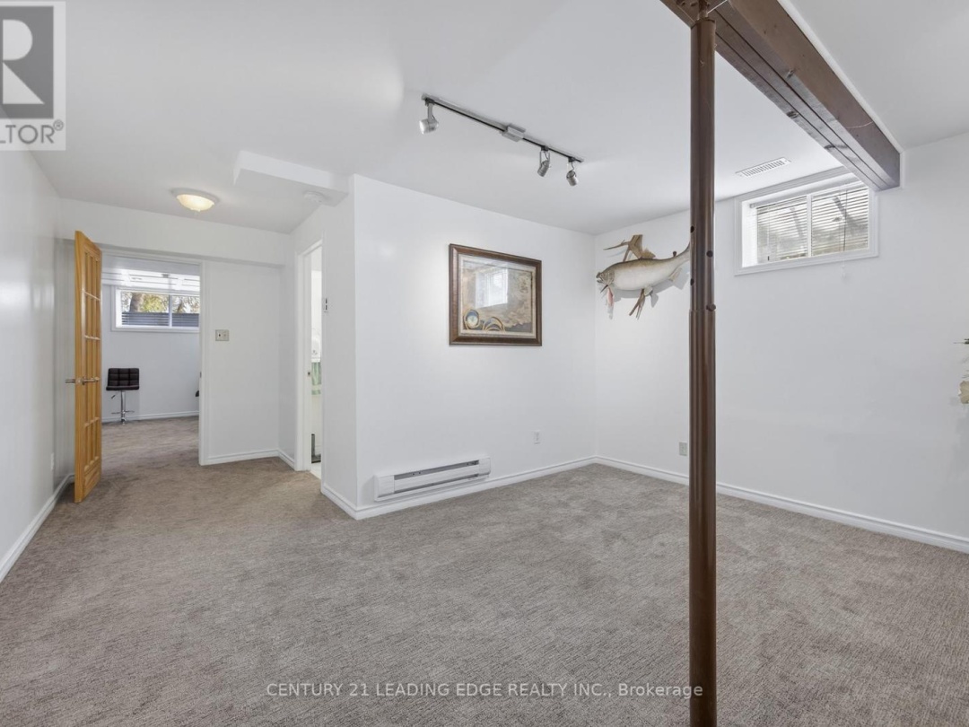 17 SANDLEWOOD TRAIL, Lake Simcoe
