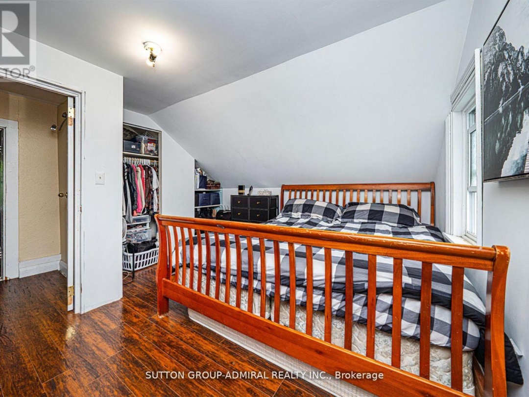 1662 PENLEY ROAD, Severn
