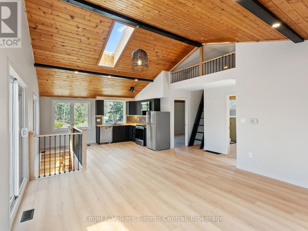 1457 LAKE JOSEPH ROAD, McTaggart Lake