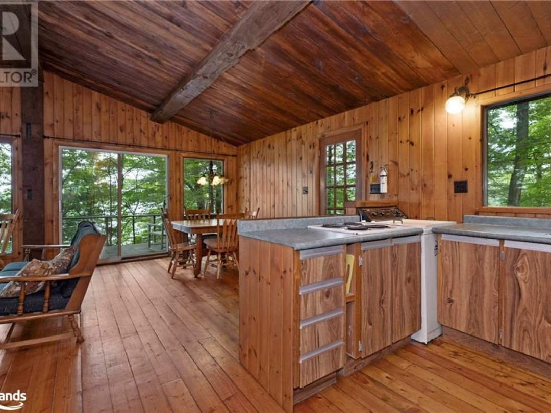 70 Caisses Island, Lake Muskoka