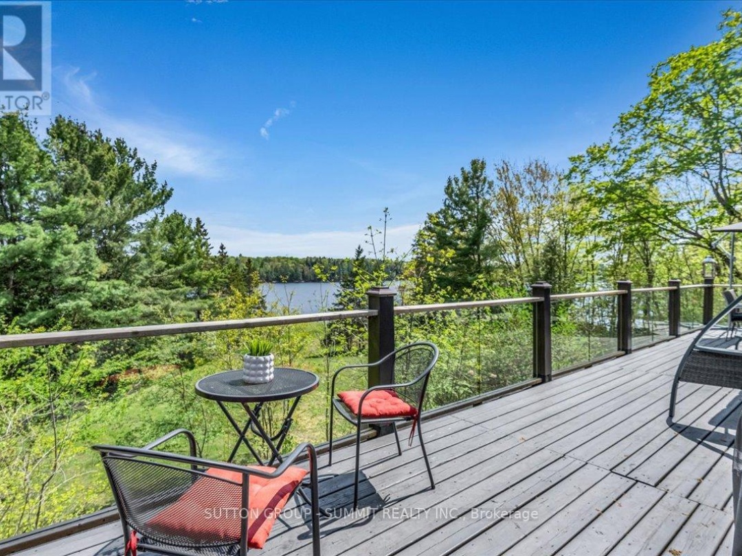 1 WINDY LANE, Portage Lake